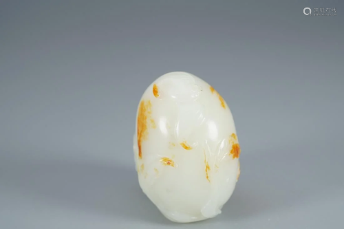 RUSSET JADE CARVING OF FRUIT