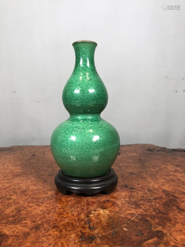 GE STYLE GREEN GLAZE DOUBLE-GOURD VASE