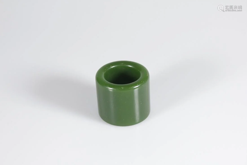 GREEN JADE CARVING PLAIN THUMB RING