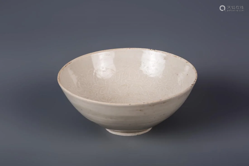 DING KILN WHITE GLAZED FLOWER ENGRAVED BOWL