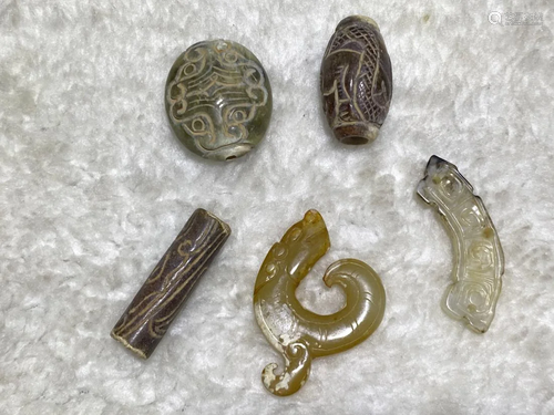 GROUP OF JADE CARVING PIECES