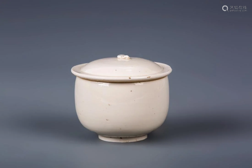 DING KILN WHITE GLAZED LIDDED ALMS BOWL