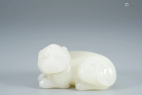 CHINESE WHITE JADE CARVING OF A LION