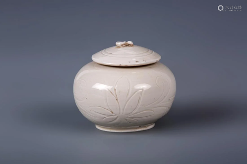 DING KILN WHITE GLAZED ENGRAVED LIDDED JAR