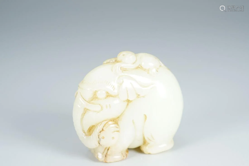 CHINESE CREAMY JADE CARVING OF AN ELEPHANT