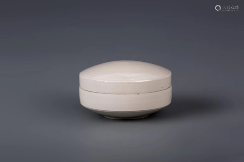 DING KILN MONOCHROME WHITE GLAZED TRINKET BOX