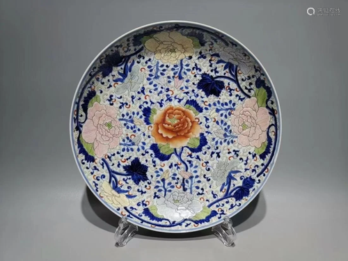 BLUE AND WHITE FAMILLE ROSE FLORAL PLATE