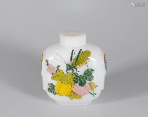 A POLYCHROME GLASS SNUFF BOTTLE