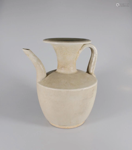 CREAMY GLAZED PORCELAIN EWER