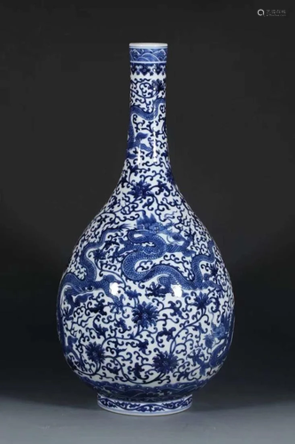 BLUE AND WHITE DRAGON BILE BOTTLE VASE