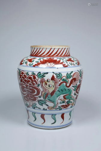 WUCAI 'LION AND FLOWER' JAR