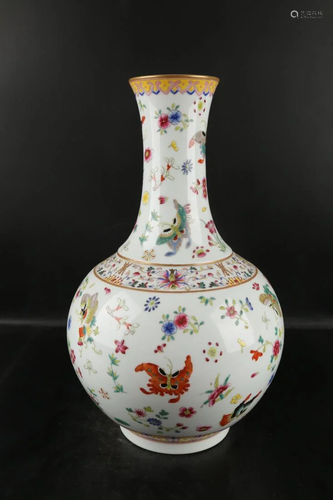 FAMILLE ROSE 'BUTTERFLY AND FLOWER' PORCELAIN VASE