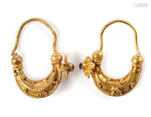 A PAIR OF PARTHIAN GOLD EARRINGS, 1ST-3RD CENTURY AD