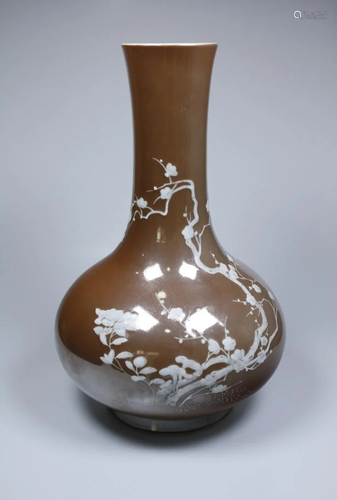 SOY GLAZED MASSED WHITE 'FLOWER' LONG-NECK VASE