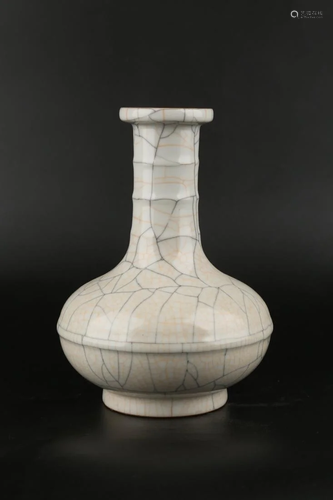 GE KILN PORCELAIN VASE WITH BOW STRING