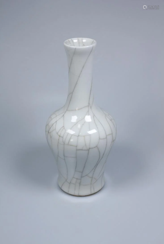 IMITATION GE GLAZED WHITE VASE