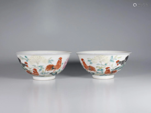 PAIR OF FAMILLE ROSE 'ROOSTER' CUPS