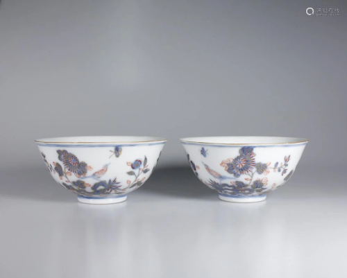 PAIR OF BLUE & WHITE AND IRON RED BOWLS