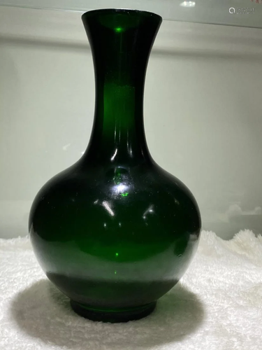 GREEN GLASS PLAIN VASE