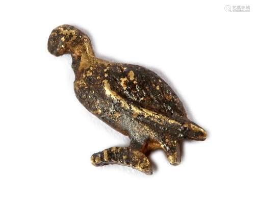 AN EGYPTIAN GOLD BIRD APPLIQUE, 1ST MILLENIUM BC