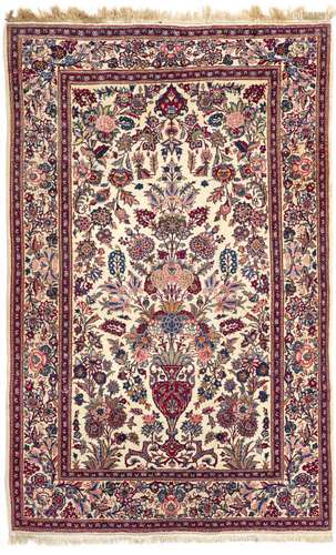 A KASHAN RUG, CA. 1920