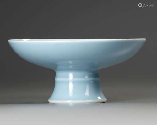 A CHNESE CLAIR-DE-LUNE-GLAZED STEM BOWL, QING DYNASTY (1644-...