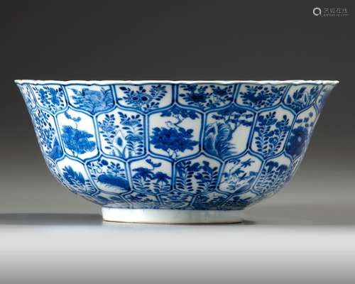 A CHINESE BLUE AND WHITE KLAPMUTS BOWL, 19TH CENTURY