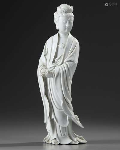 A BLANC DE CHINE DEHUA GUANYIN FIGURE, 18TH-19TH CENTURY