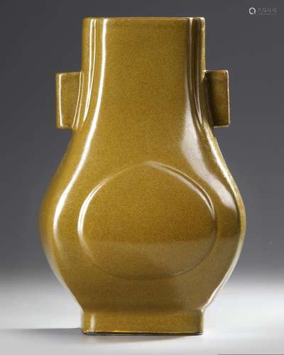 A CHINESE TEADUST-GLAZED VASE, FANGHU