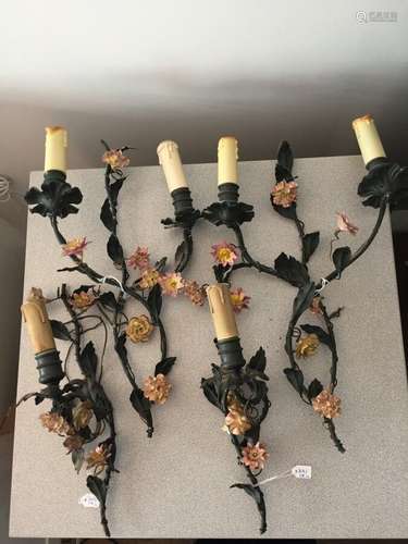 Quatre bras de lumière en métal laqué et motif de fleurs en ...