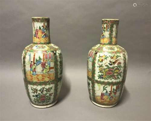CHINE, Canton, XIXe siècle Paire de vase balustre en porcela...
