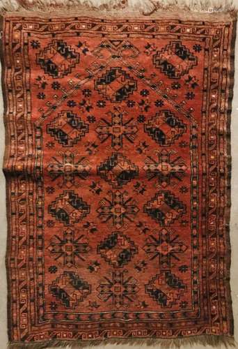 AFGHAN, début XXe siècle. 105 x 72 cm Tapis de forme prière,...