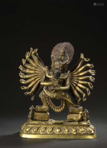 TIBET - XVIIIe siècle Statuette Yamanthaka en bronze doré de...