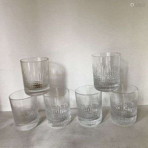 BACCARAT Six verres à whisky en cristal taillé en pointes de...