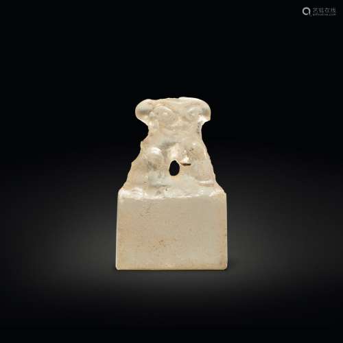 A small glass 'mythical beast' seal, Han dynasty | 漢 琉璃瑞...