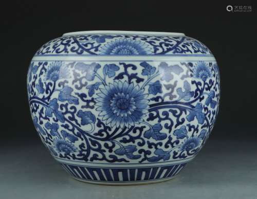 A blue and white 'lotus' jar