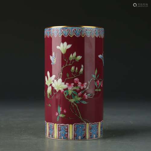 A famille-rose 'floral' pen container