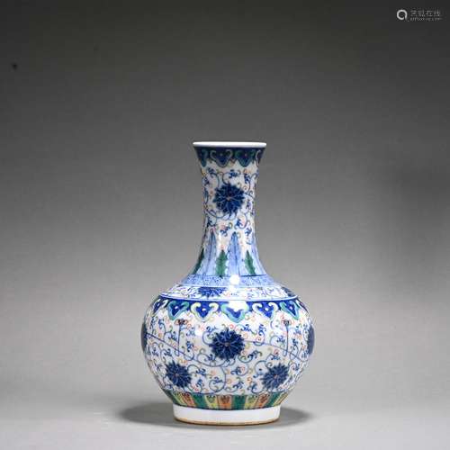 A blue and white 'floral' vase