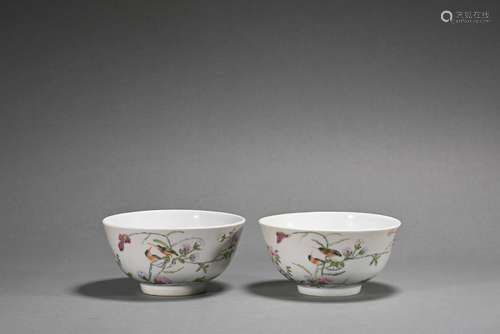 A pair of Wu cai 'floral and birds' bowl