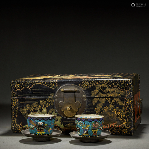 CHINESE A PAIR OF GILT BRONZE CLOISONNE ENAMEL