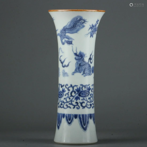 CHINESE BLUE AND WHITE PORCELAIN VASE,QING DYNASTY