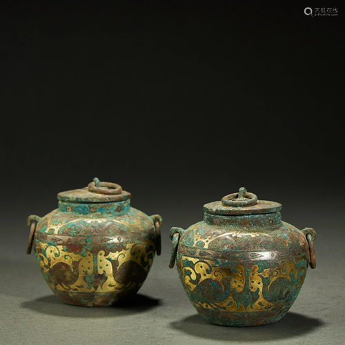 CHINESE A PAIR OF GOLD AND SILVER-INLAID BRONZE