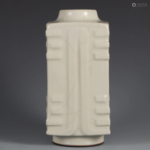 CHINESE GE TYPE CRACKLE GLAZED PORCELAIN VASE,SONG