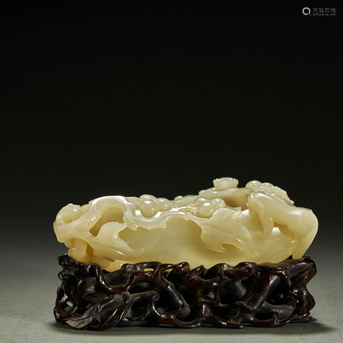 CHINESE HETIAN JADE BRUSH WASHER,MING DYNASTY