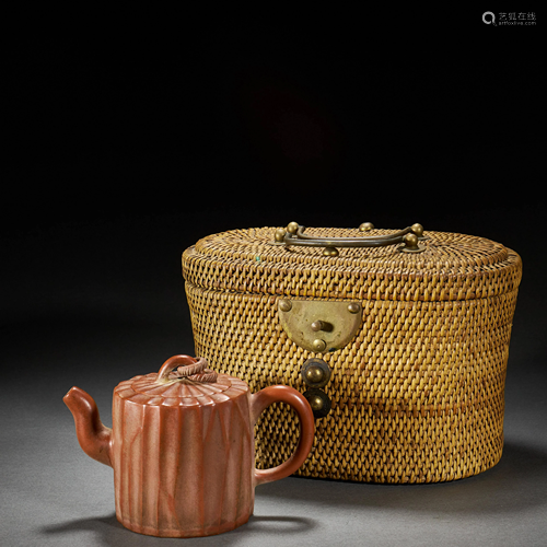 CHINESE ZISHA TEAPOT