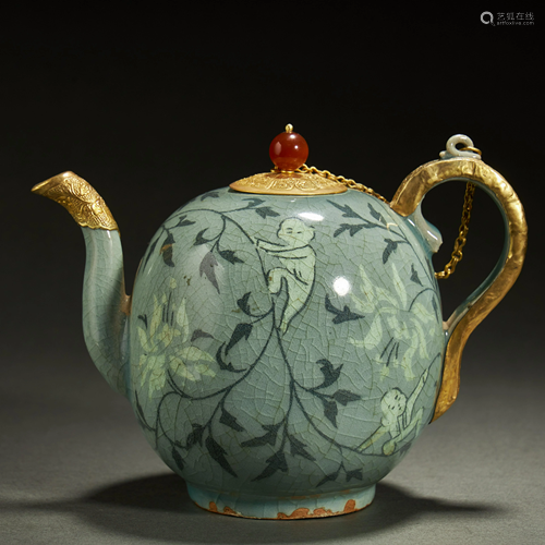 KOREAN TYPE PARCEL-GILT BRONZE PORCELAIN EWER,QING