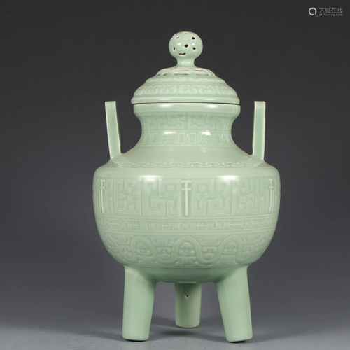 CHINESE CELADON GLAZED PORCELAIN CENSER,QING DYNASTY