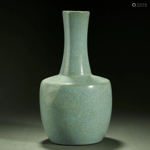 CHINESE CELADON CRACKLE GLAZED PORCELAIN VASE,SONG