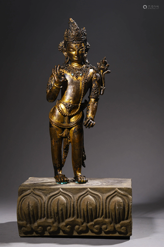 A Gilt Bronze Standing Guanyin Statue