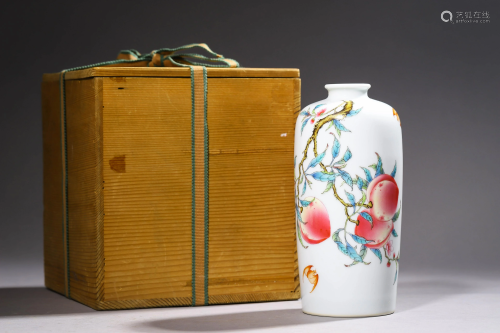 Famille rose official kiln vase with Fushou imperial